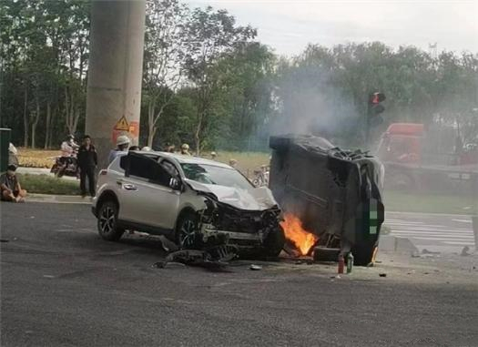 媒体：林志颖车祸事故或许是意外，但特斯拉碰撞着火显然不是