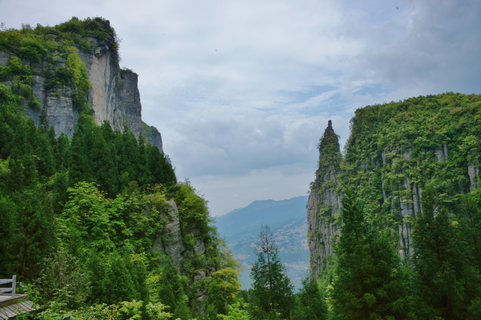 五个人去湖北恩施旅游攻略图片 五个人出去旅游一周大概花多少钱